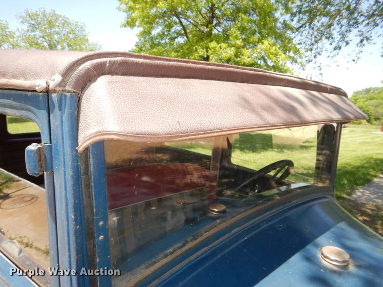 image for item FK9243 1928 Ford A Leatherback four door sedan