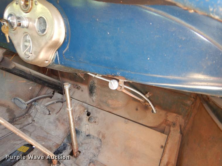 image for item FK9243 1928 Ford A Leatherback four door sedan