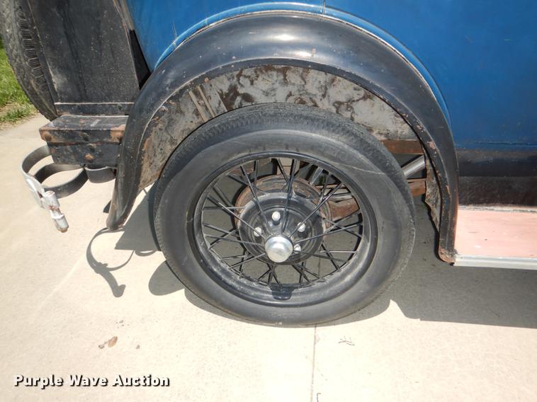 image for item FK9243 1928 Ford A Leatherback four door sedan