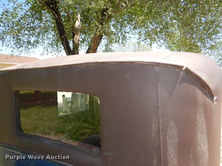 image for item FK9243 1928 Ford A Leatherback four door sedan