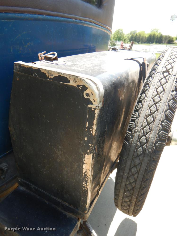 image for item FK9243 1928 Ford A Leatherback four door sedan