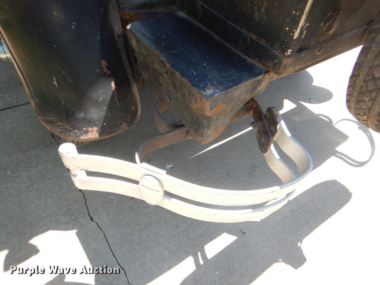 image for item FK9243 1928 Ford A Leatherback four door sedan