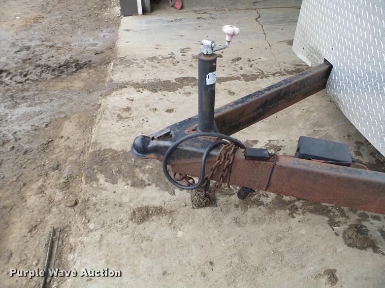 image for item FM9321 2004 TNT enclosed cargo trailer