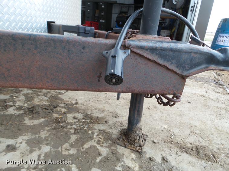 image for item FM9321 2004 TNT enclosed cargo trailer