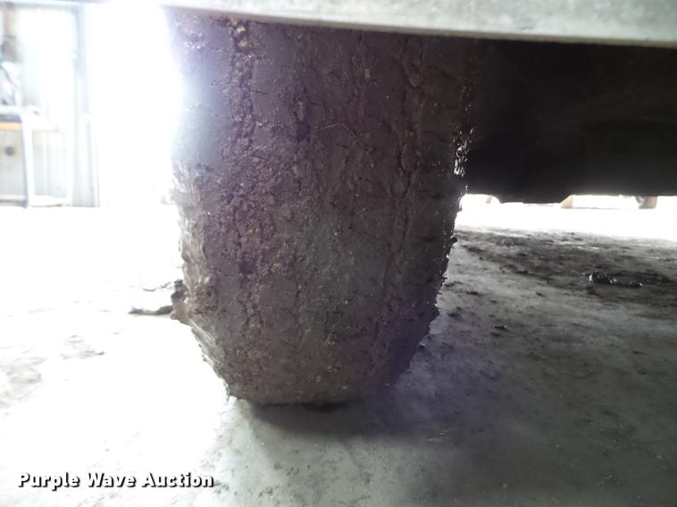 image for item FM9321 2004 TNT enclosed cargo trailer