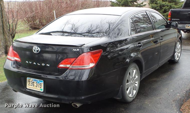 image for item FM9324 2005 Toyota Avalon