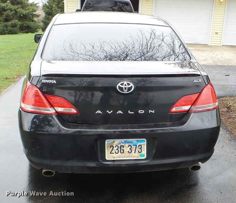image for item FM9324 2005 Toyota Avalon
