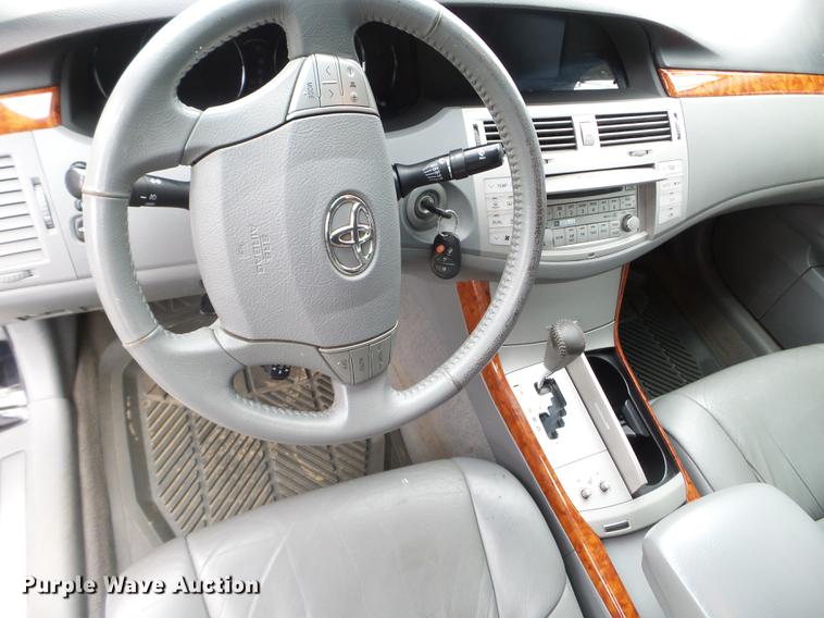 image for item FM9324 2005 Toyota Avalon