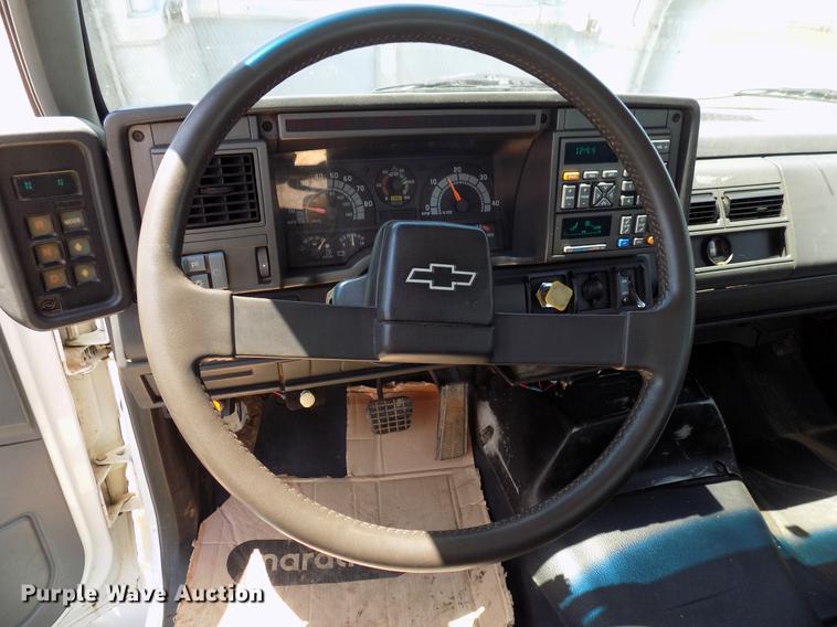 image for item DB9672 1995 Chevrolet Kodiak crane truck