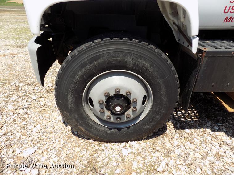 image for item DB9672 1995 Chevrolet Kodiak crane truck