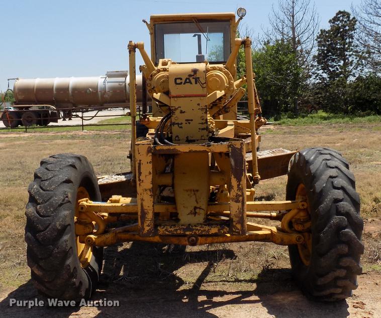 image for item DB9673 1967 Caterpillar 12F rigid frame motor grader