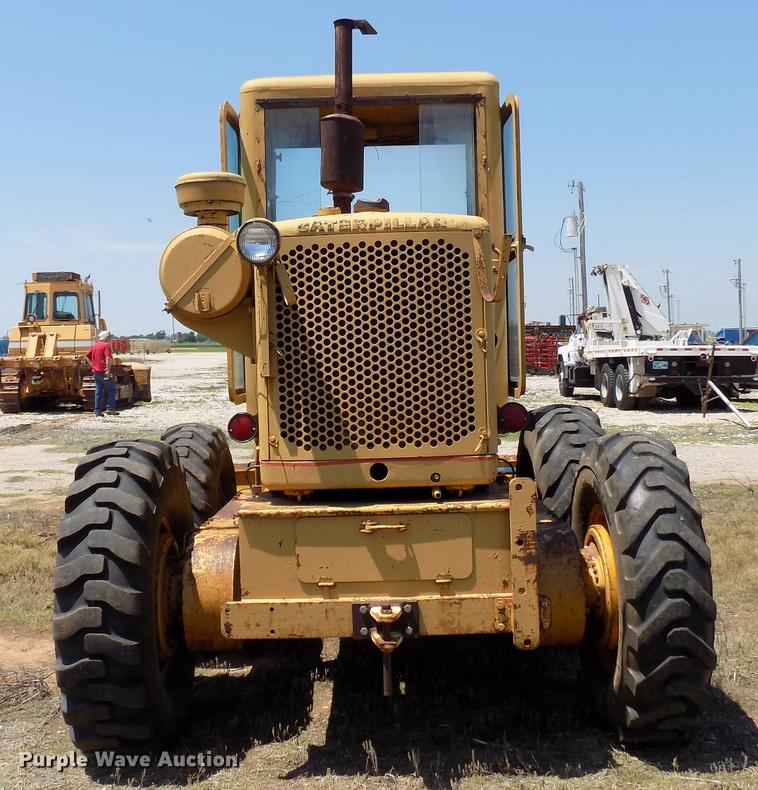 image for item DB9673 1967 Caterpillar 12F rigid frame motor grader