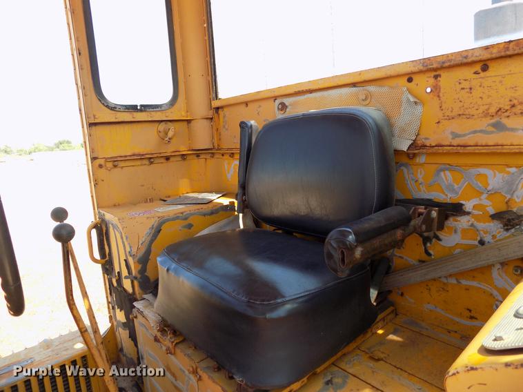 image for item DB9673 1967 Caterpillar 12F rigid frame motor grader