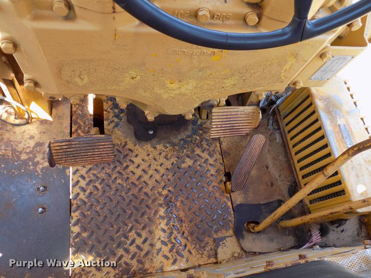 image for item DB9673 1967 Caterpillar 12F rigid frame motor grader