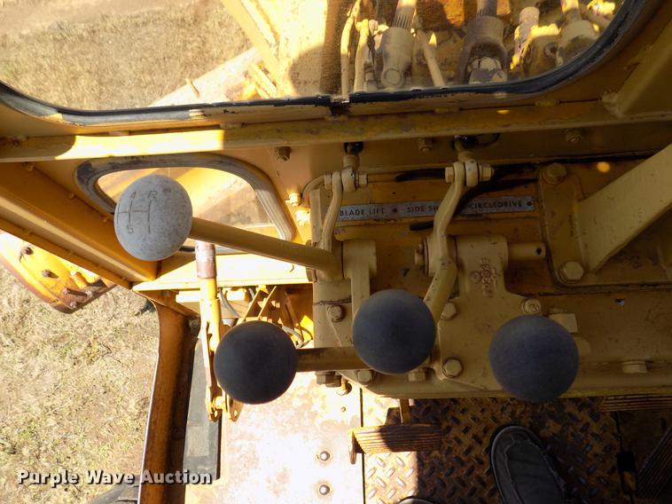 image for item DB9673 1967 Caterpillar 12F rigid frame motor grader