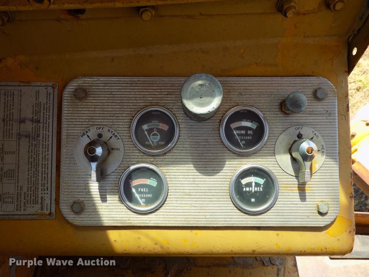 image for item DB9673 1967 Caterpillar 12F rigid frame motor grader