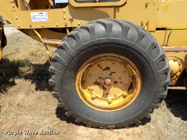 image for item DB9673 1967 Caterpillar 12F rigid frame motor grader