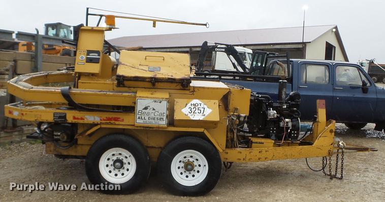 image for item DC4623 2003 Bear Cat BK400D crack seal trailer