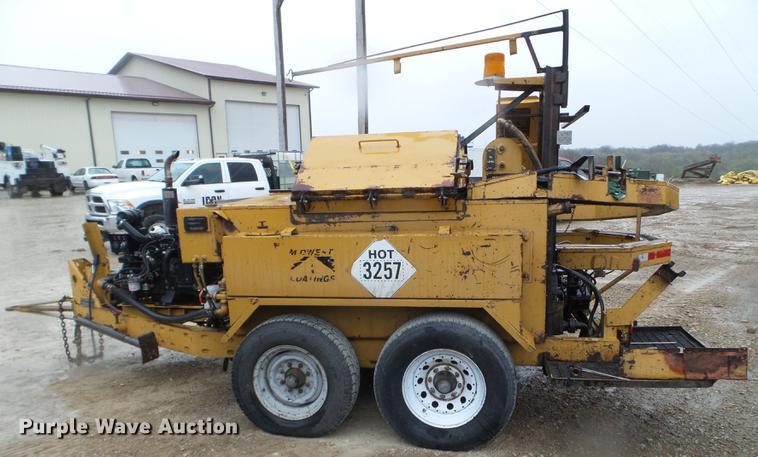 image for item DC4623 2003 Bear Cat BK400D crack seal trailer