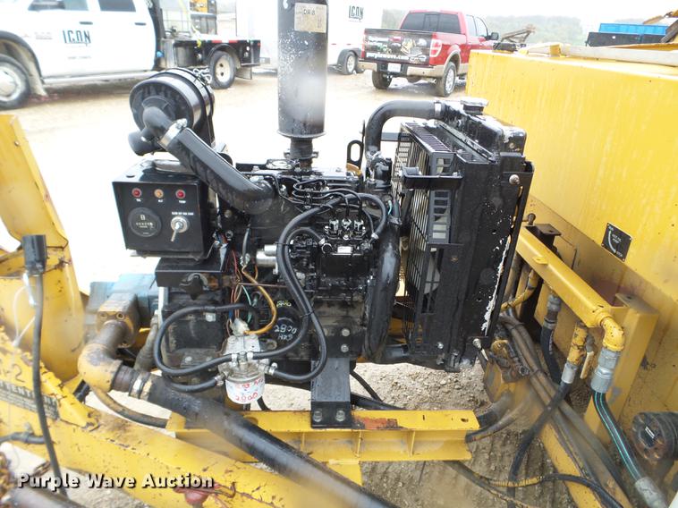 image for item DC4623 2003 Bear Cat BK400D crack seal trailer