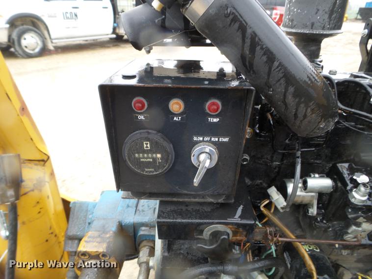 image for item DC4623 2003 Bear Cat BK400D crack seal trailer