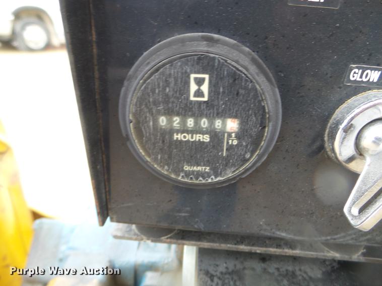 image for item DC4623 2003 Bear Cat BK400D crack seal trailer