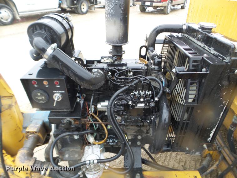 image for item DC4623 2003 Bear Cat BK400D crack seal trailer