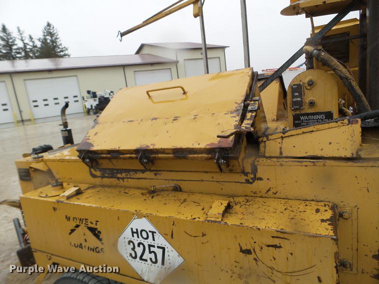 image for item DC4623 2003 Bear Cat BK400D crack seal trailer