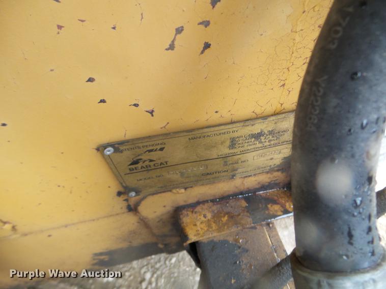 image for item DC4623 2003 Bear Cat BK400D crack seal trailer