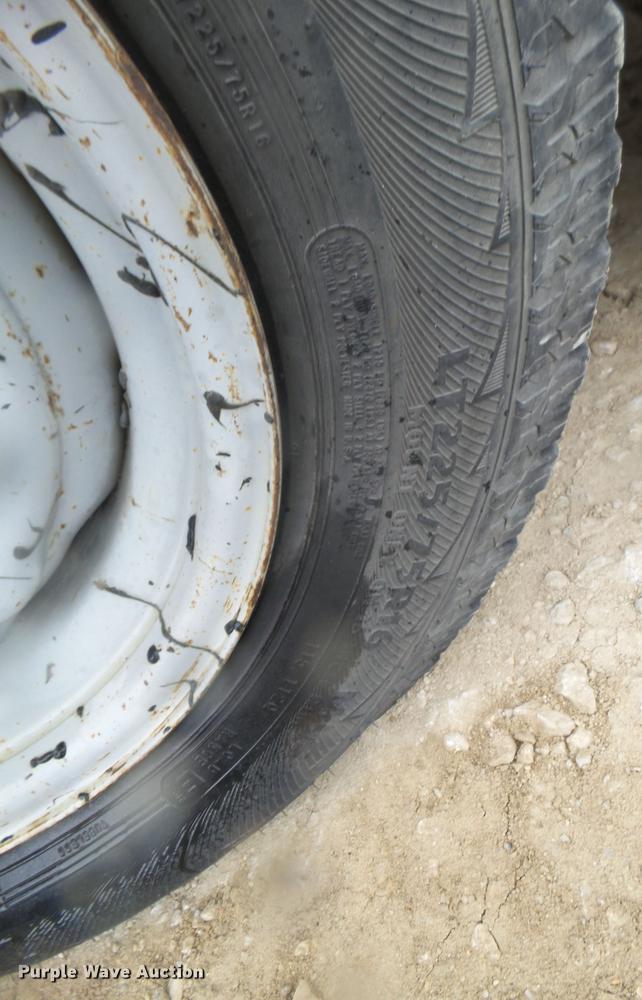 image for item DC4623 2003 Bear Cat BK400D crack seal trailer