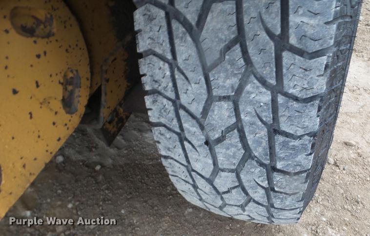 image for item DC4623 2003 Bear Cat BK400D crack seal trailer