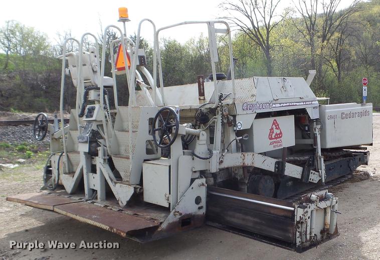 image for item DC4624 1993 Cedarapids CR461 paver