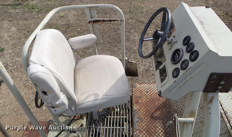 image for item DC4624 1993 Cedarapids CR461 paver