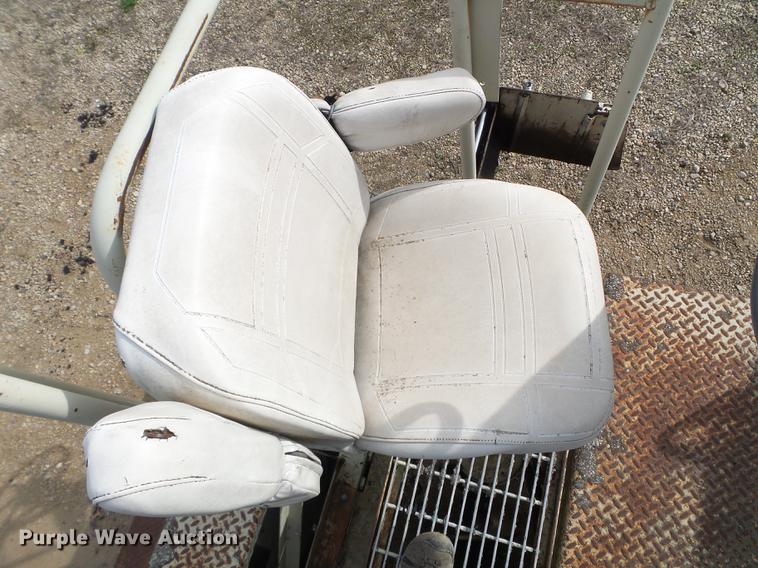 image for item DC4624 1993 Cedarapids CR461 paver