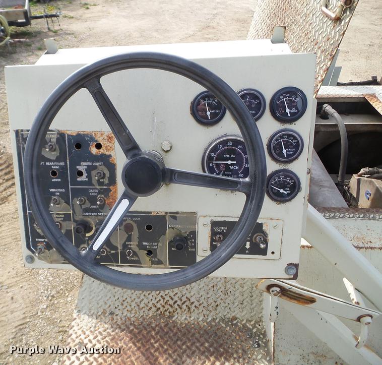 image for item DC4624 1993 Cedarapids CR461 paver