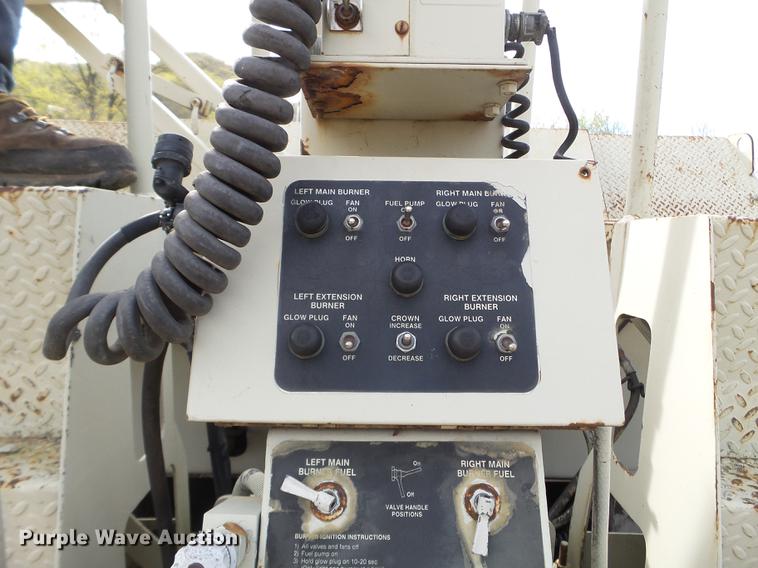 image for item DC4624 1993 Cedarapids CR461 paver