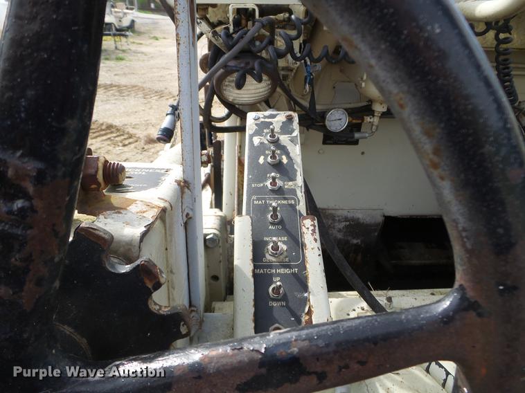 image for item DC4624 1993 Cedarapids CR461 paver