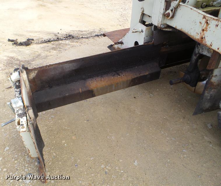 image for item DC4624 1993 Cedarapids CR461 paver