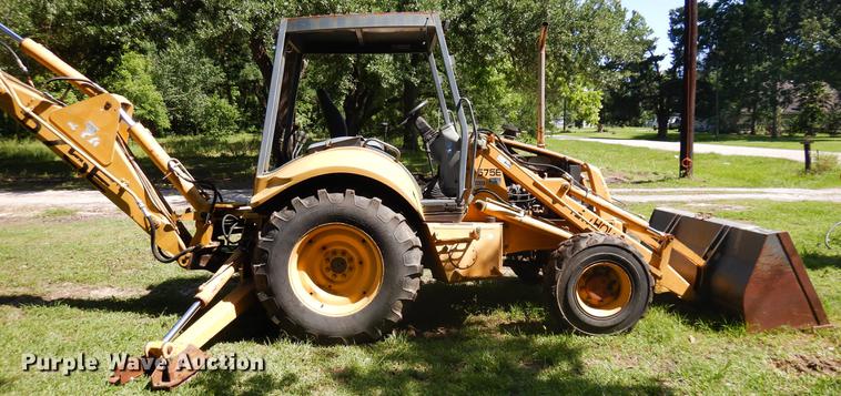 image for item DD3004 1999 New Holland 575E backhoe