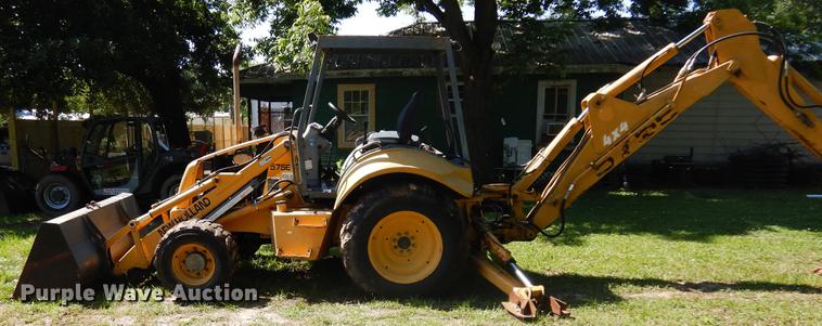 image for item DD3004 1999 New Holland 575E backhoe