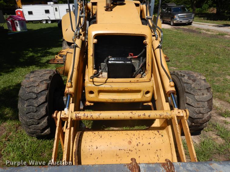image for item DD3004 1999 New Holland 575E backhoe