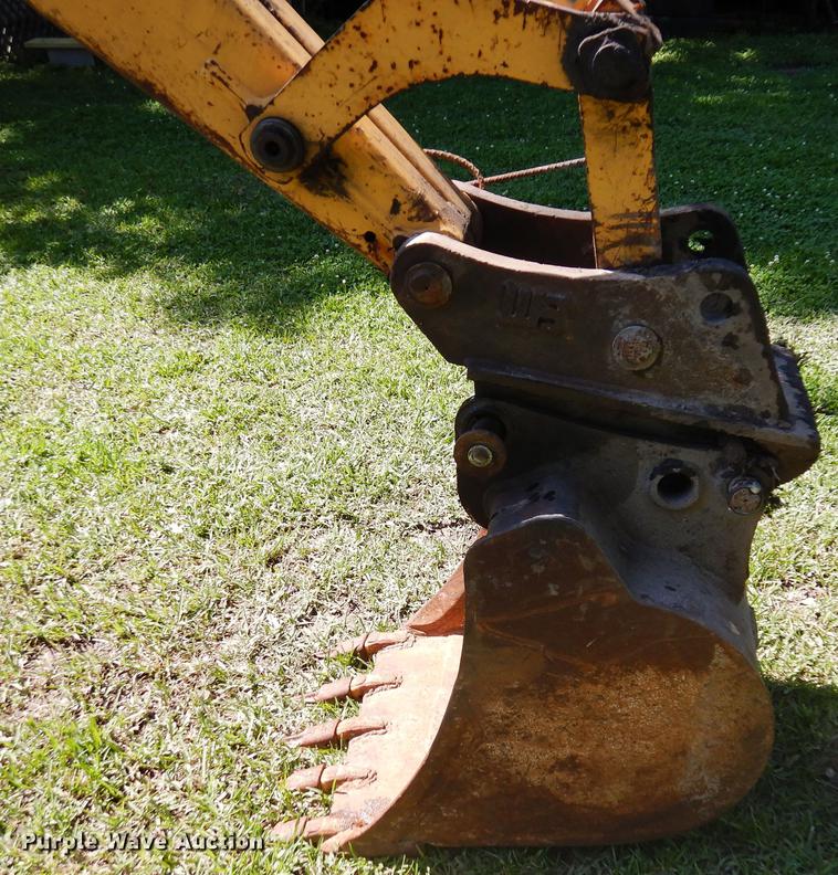 image for item DD3004 1999 New Holland 575E backhoe