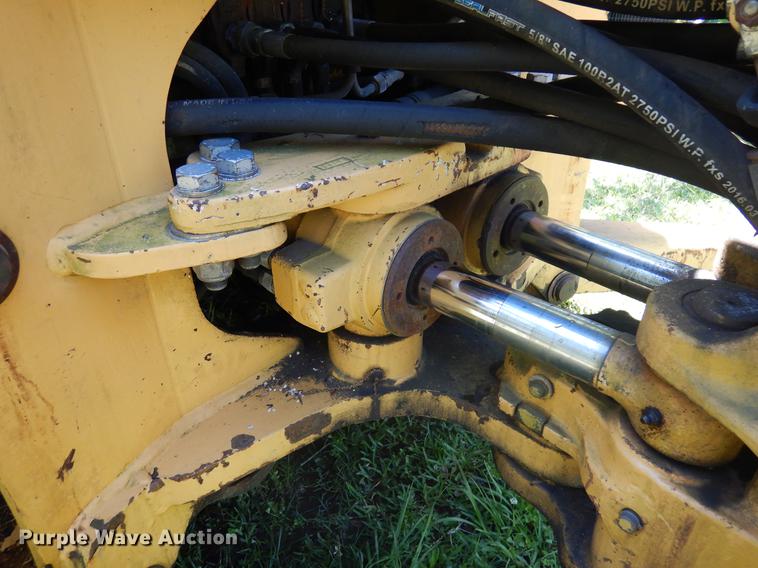 image for item DD3004 1999 New Holland 575E backhoe
