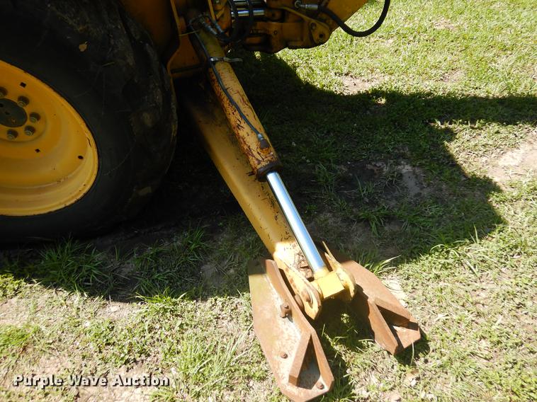 image for item DD3004 1999 New Holland 575E backhoe