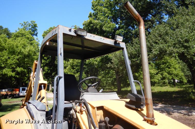image for item DD3004 1999 New Holland 575E backhoe