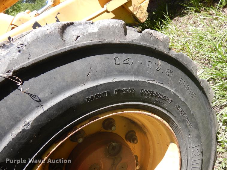 image for item DD3004 1999 New Holland 575E backhoe