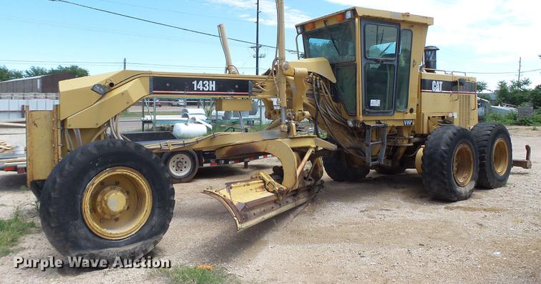 image for item DE1380 1996 Caterpillar 143H motor grader