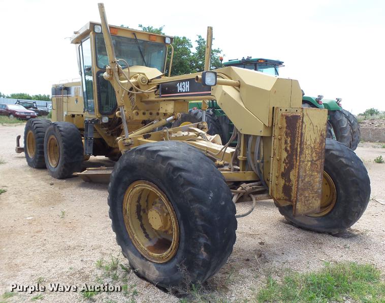 image for item DE1380 1996 Caterpillar 143H motor grader