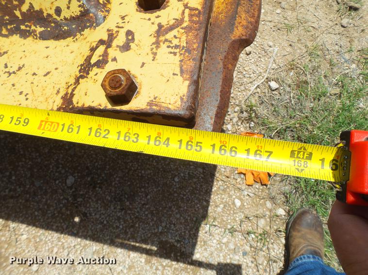 image for item DE1380 1996 Caterpillar 143H motor grader