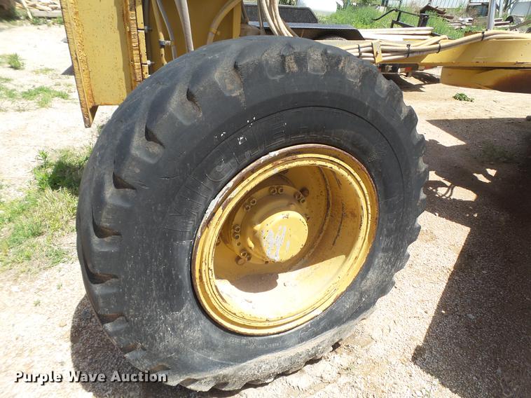 image for item DE1380 1996 Caterpillar 143H motor grader